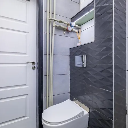 Апартаменти Modern , Spacious 2br In Center