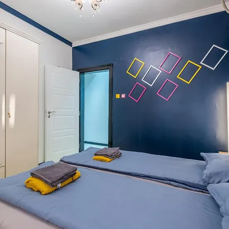 Modern , Spacious 2br In Center Апартаменти Софія